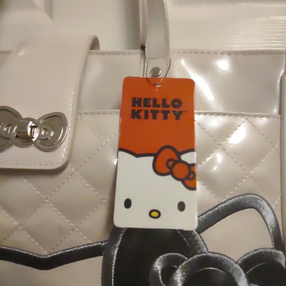 Hello Kitty Quilted Look Peal/white Color NWT - Picture 9 of 16